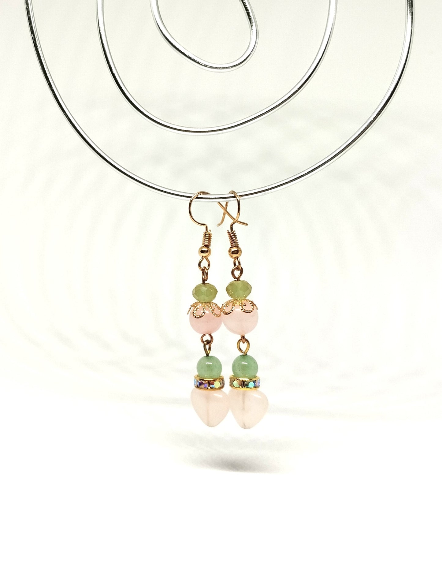 ROŽINIS KVARCAS IR AVANTIŪRINAS