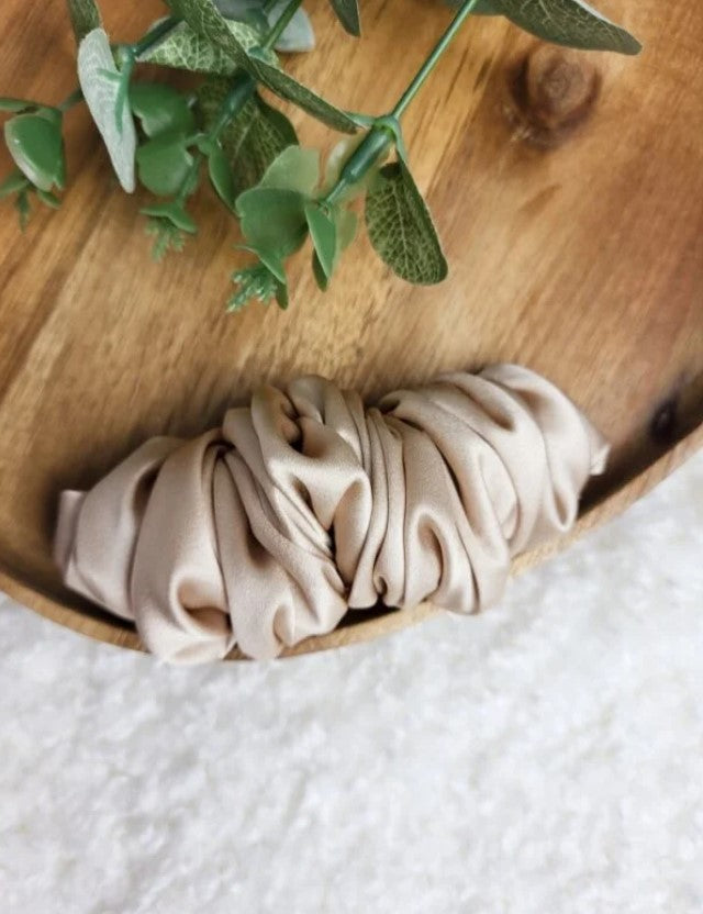 DIDELIS ŠILKINIS SEGTUKAS