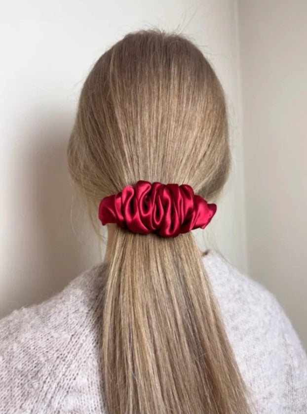 DIDELIS ŠILKINIS SEGTUKAS