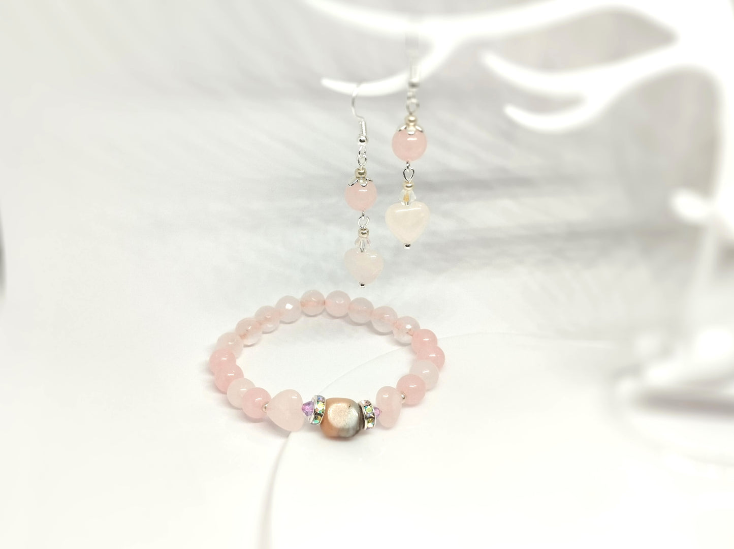 ROŽINIS KVARCAS IR ROŽINIS OPALAS