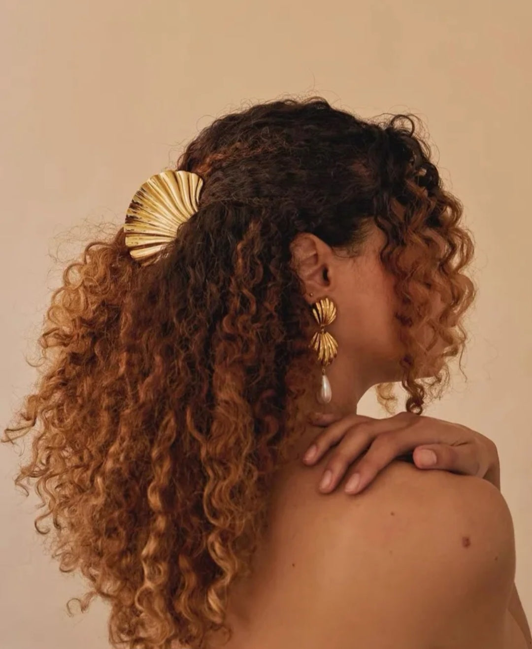 MAŽAS PLAUKŲ SEGTUKAS MOON